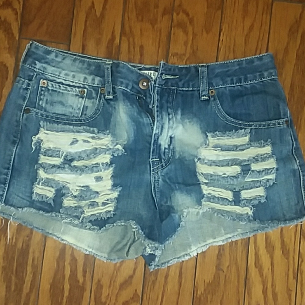 Mid Waisted Denim Shorts 28